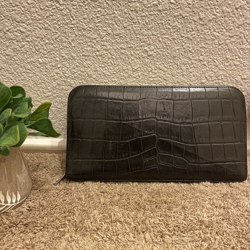 Saint Laurent Zippy Wallet